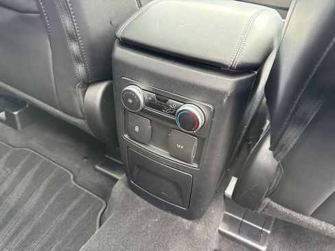 Used 2022 Ford Explorer XLT w/ Equipment Group 202A AWD/4WD image 33