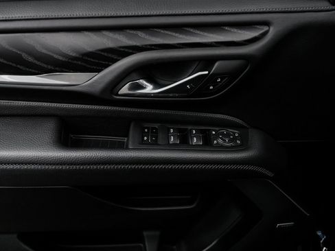 Used 2023 GMC Yukon XL Denali image 12