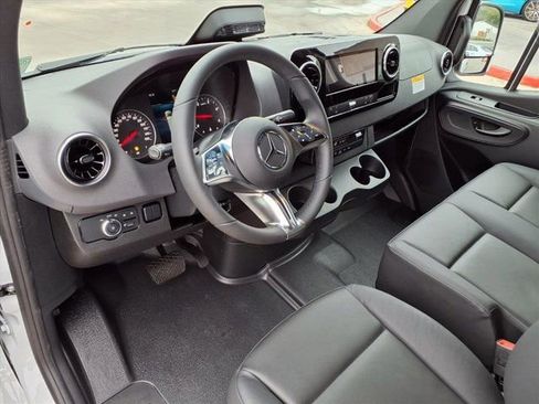 New 2026 Mercedes-Benz Sprinter 2500 image 4