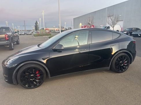 Used 2022 Tesla Model Y Performance image 1