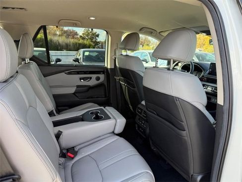 Certified 2025 Honda Pilot EX-L image 10
