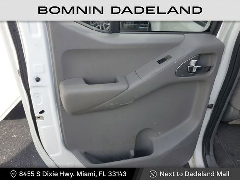 Used 2021 Nissan Frontier SV w/ Midnight Edition Floor Mats image 9