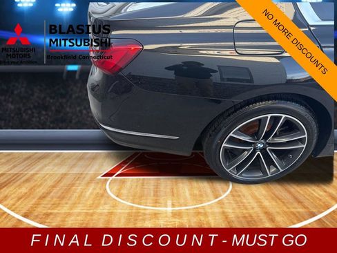 Used 2021 BMW 750i xDrive w/ Executive Package image 16