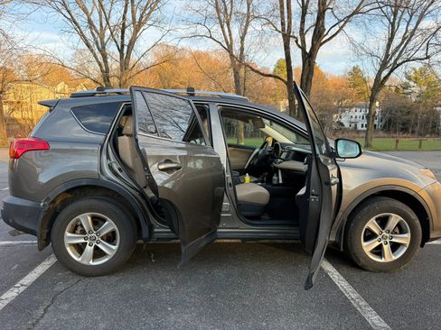 Used 2015 Toyota RAV4 XLE image 5