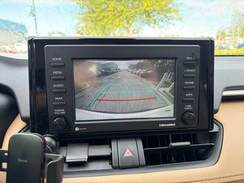 Used 2021 Toyota RAV4 LE FWD image 17