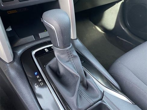 Certified 2025 Toyota Corolla Cross LE image 10