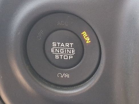 Used 2023 Jeep Gladiator Rubicon w/ Cold Weather Group AWD/4WD image 25