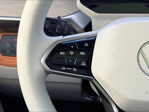New 2025 Volkswagen ID. Buzz 1st Edition image 15