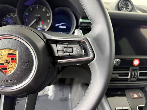 Certified 2026 Porsche Macan AWD/4WD image 24