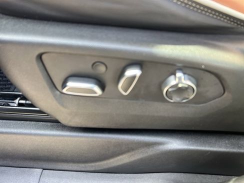 Used 2023 GMC Yukon Denali Ultimate image 27