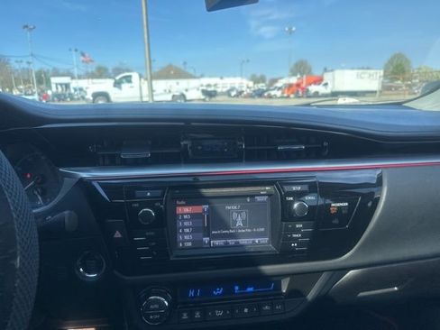 Used 2016 Toyota Corolla S Special Edition image 11