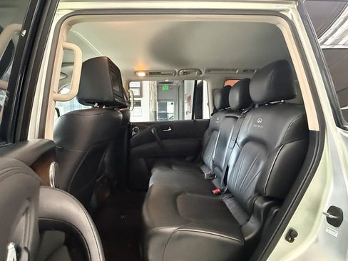 Used 2013 INFINITI QX56 4WD w/ Deluxe Touring Pkg image 6