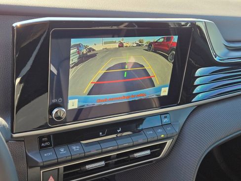 Used 2025 Toyota Camry SE image 22