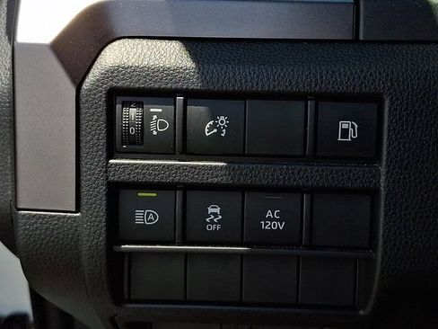 Used 2025 Toyota 4Runner Limited AWD/4WD image 25