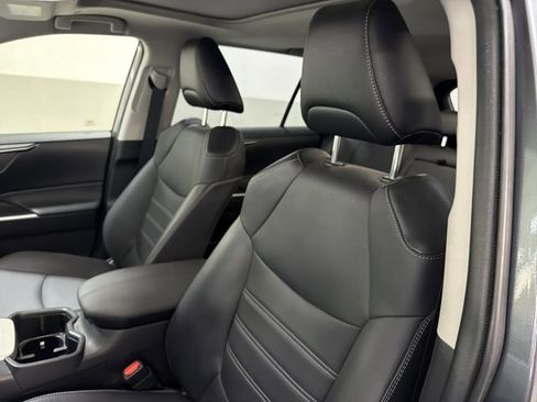 Used 2023 Toyota RAV4 XLE Premium AWD/4WD image 5