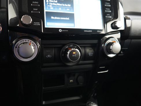 Used 2024 Toyota 4Runner TRD Off-Road Premium image 22