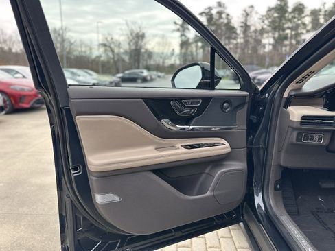 Used 2020 Lincoln Corsair Reserve w/ Equipment Group 202A image 12