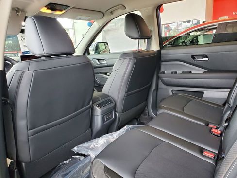 New 2026 Nissan Pathfinder SL AWD/4WD image 12