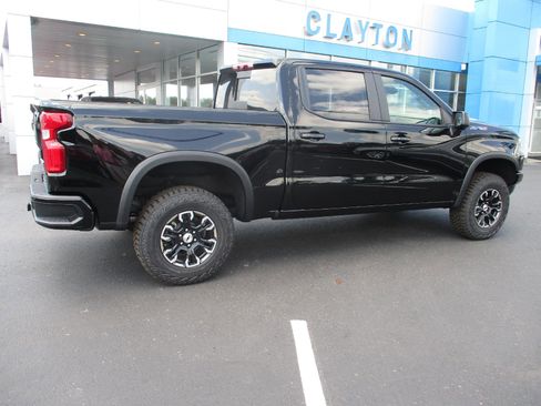 New 2026 Chevrolet Silverado 1500 ZR2 image 3