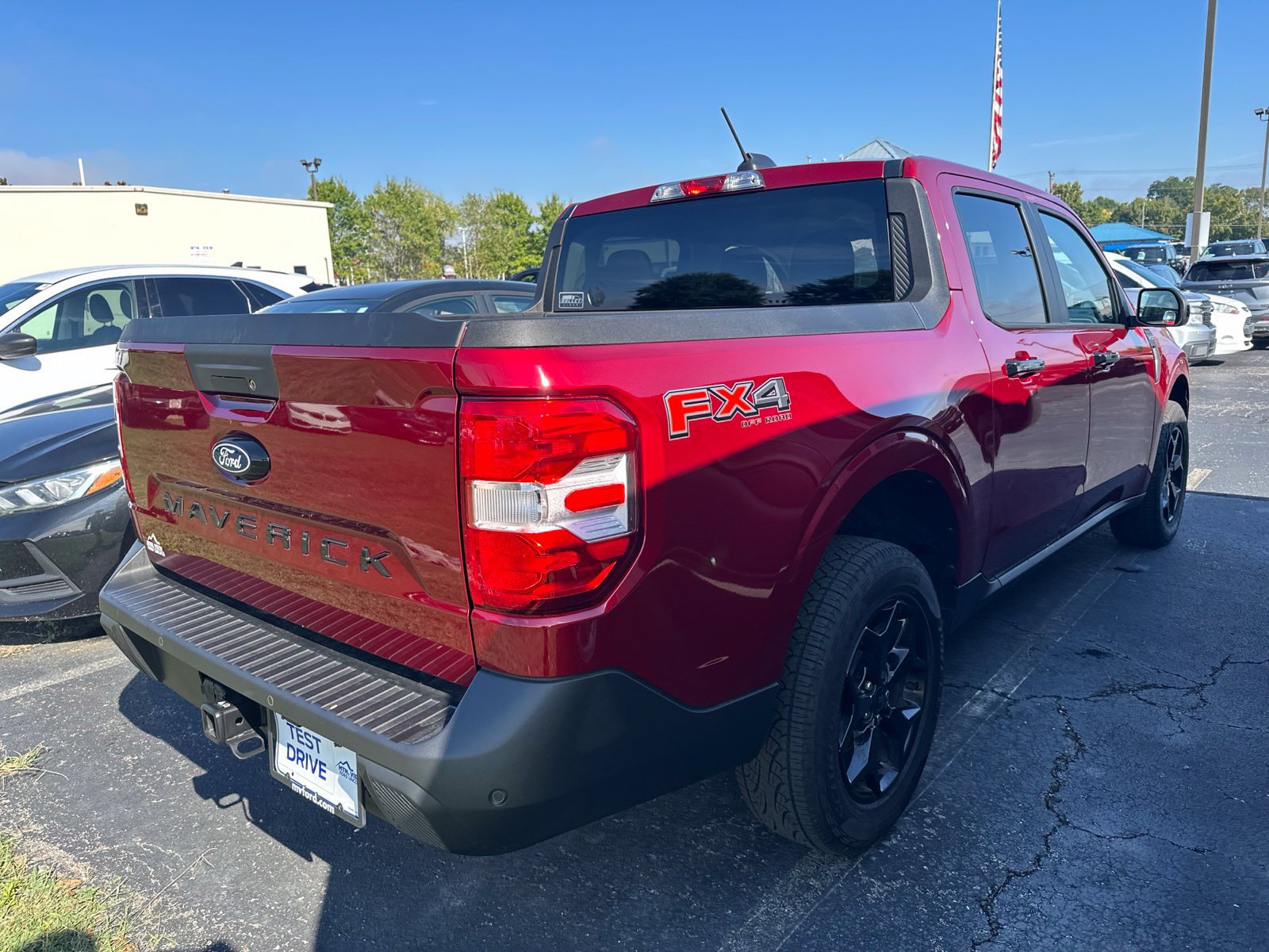 Used 2025 Ford Maverick XLT w/ XLT Luxury Package AWD/4WD image 4