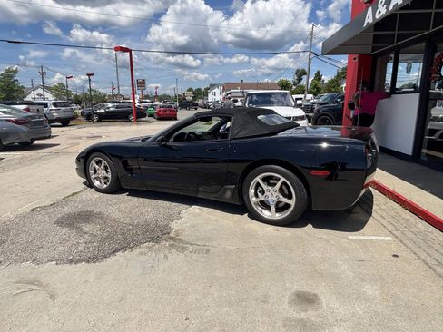 Used 2001 Chevrolet Corvette Convertible RWD image 12