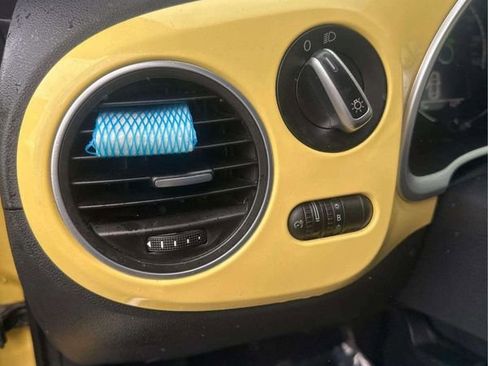 Used 2013 Volkswagen Beetle TDI image 16