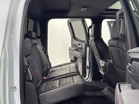 Used 2024 GMC Sierra 1500 AT4X image 17