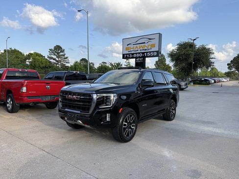 Used 2024 GMC Yukon AT4 w/ AT4 Premium Plus Package AWD/4WD image 3