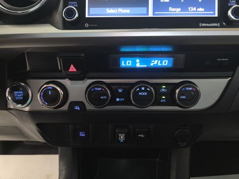 Used 2023 Toyota Tacoma SR5 AWD/4WD image 19