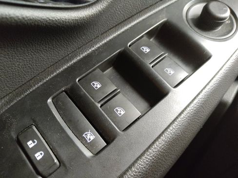 Used 2019 Chevrolet Trax LT w/ LT Convenience Package AWD/4WD image 27