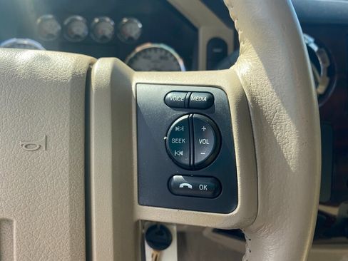 Used 2010 Ford F250 Lariat image 32