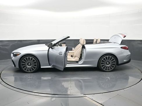 Used 2024 Mercedes-Benz CLE 300 4MATIC Cabriolet image 24