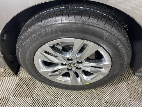 New 2026 Toyota Sienna Limited image 9