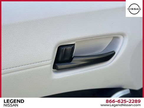 Used 2023 Toyota Corolla Cross L image 16