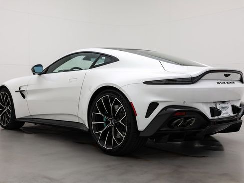New 2025 Aston Martin V8 Vantage Coupe image 2