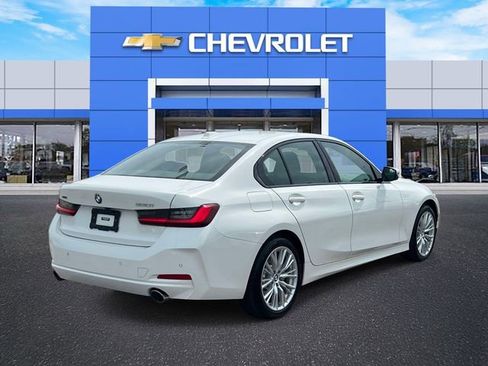 Used 2023 BMW 330i xDrive Sedan AWD/4WD image 4