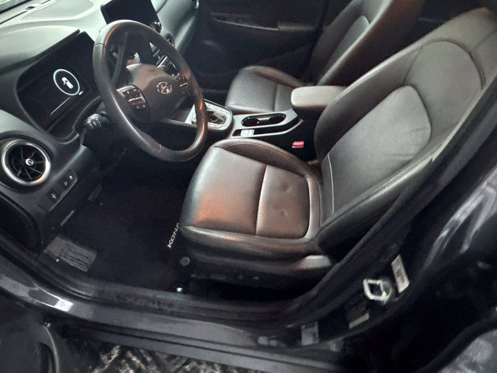 Used 2023 Hyundai Kona Limited w/ Cargo Package FWD image 12