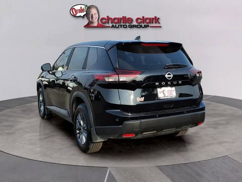 Used 2025 Nissan Rogue S FWD image 3