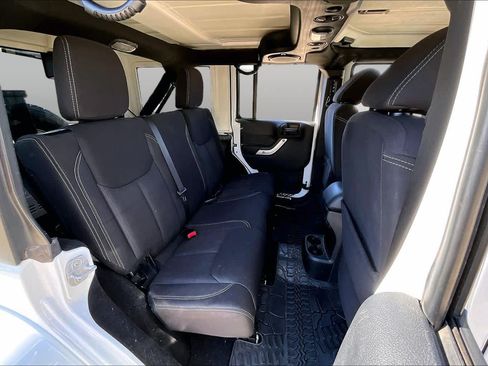 Used 2013 Jeep Wrangler Unlimited Sahara w/ Connectivity Group AWD/4WD image 16
