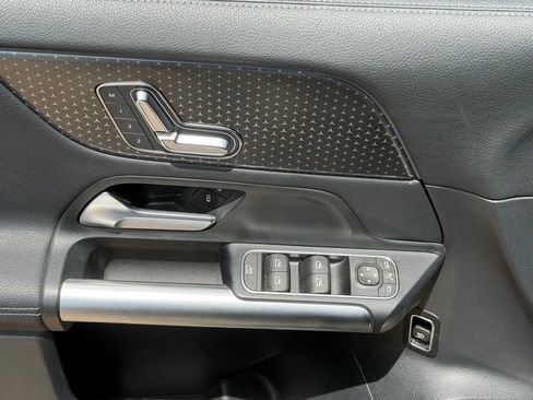 Used 2025 Mercedes-Benz GLA 250 4MATIC image 29