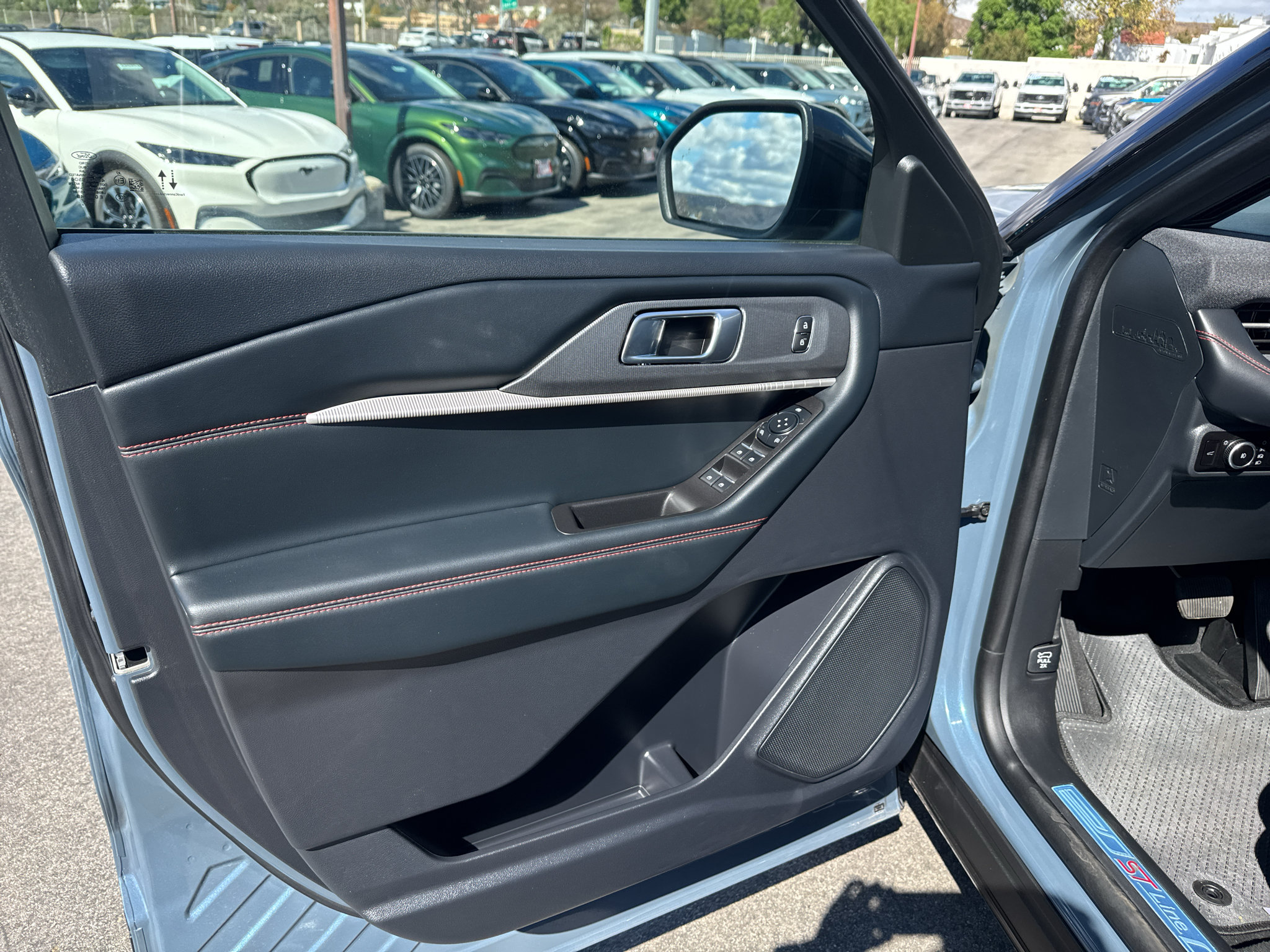 Used 2026 Ford Explorer ST-Line RWD image 6