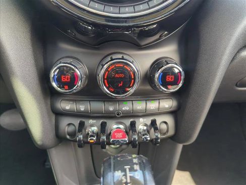 Used 2019 MINI Cooper 2-Door Hardtop w/ Storage Package image 8