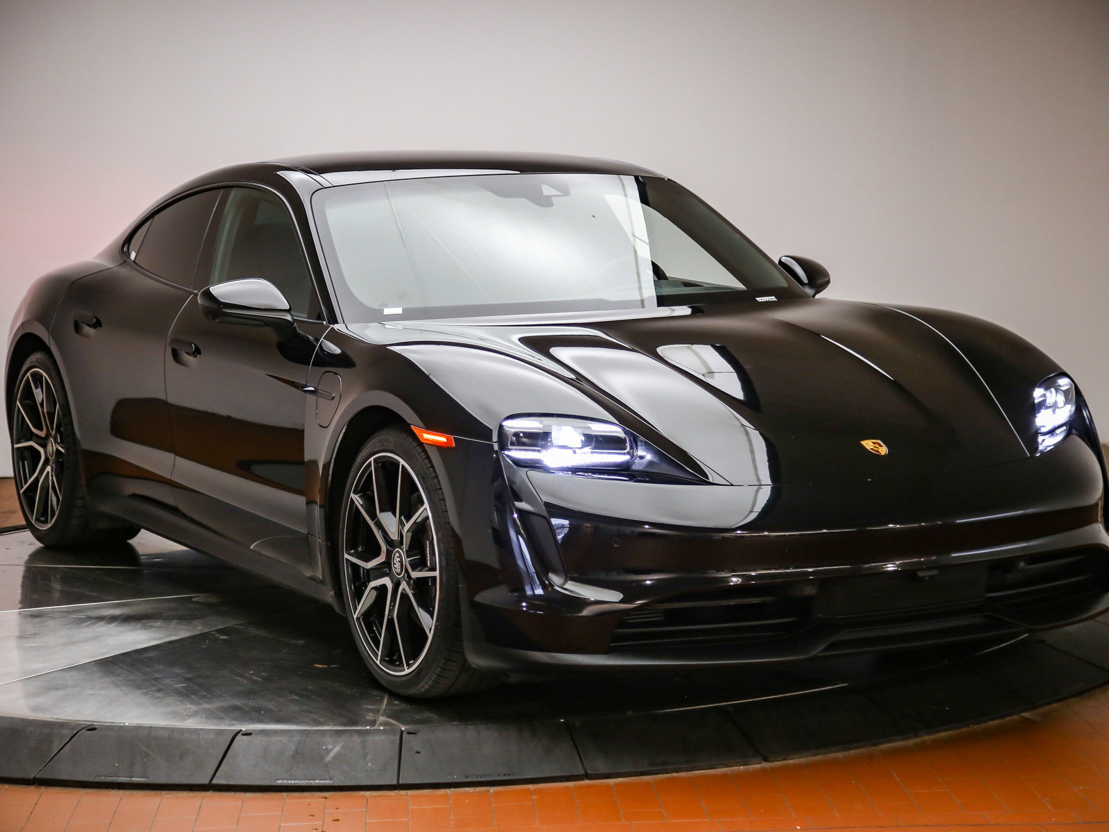 Certified 2023 Porsche Taycan RWD image 9