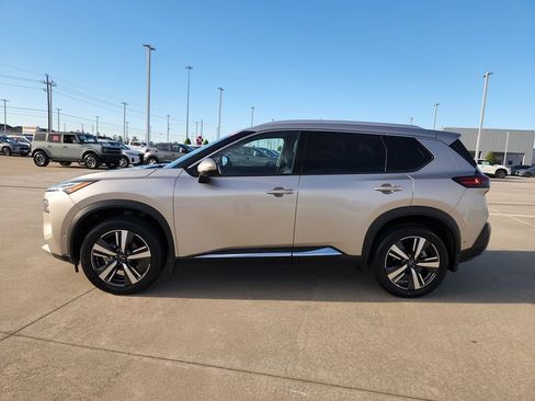 Certified 2022 Nissan Rogue Platinum w/ Head-Up Display Package image 8