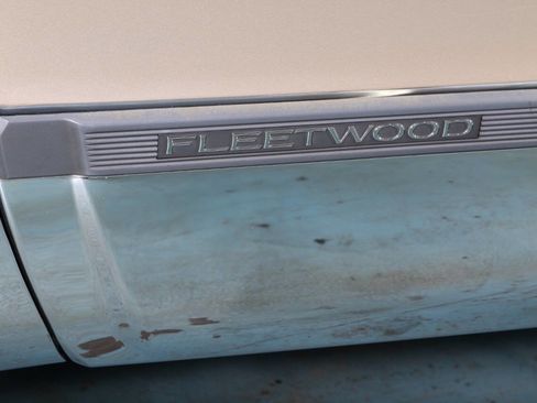 Used 1994 Cadillac Fleetwood Brougham RWD image 56