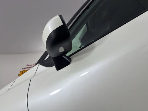 Used 2023 Nissan Rogue SV image 13