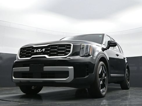 Used 2023 Kia Telluride S FWD image 37