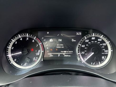 Used 2024 Toyota Highlander LE image 16