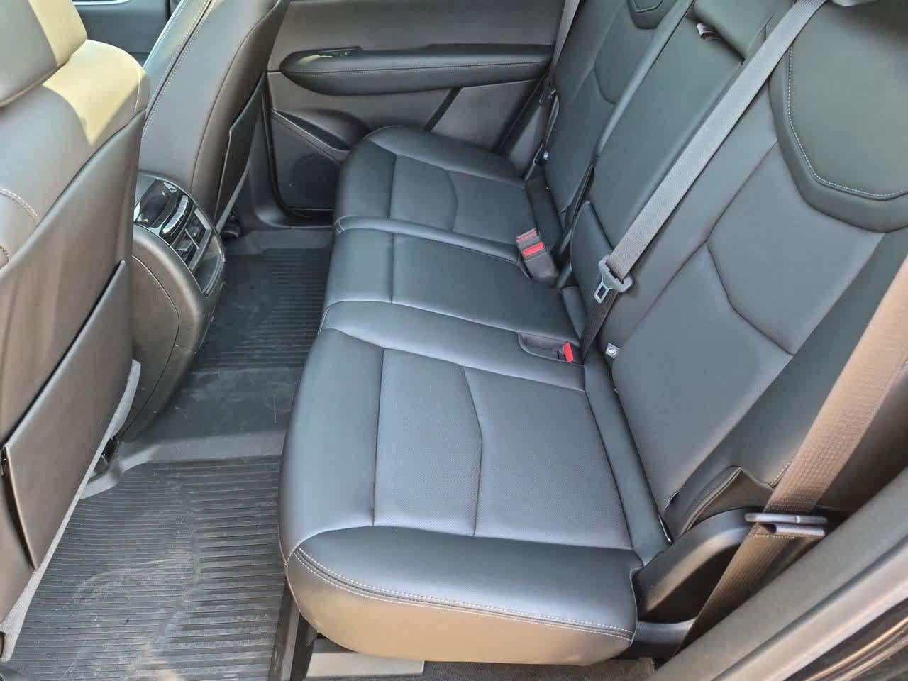 Used 2024 Cadillac XT5 Premium Luxury w/ LPO, Floor Liner Package AWD/4WD image 20
