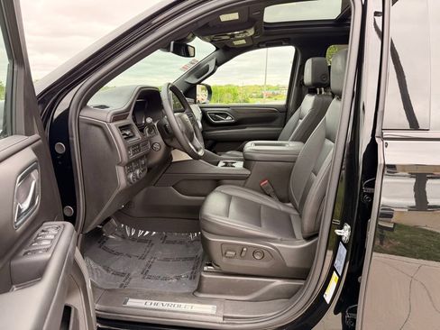 Used 2024 Chevrolet Suburban Z71 w/ Off-Road Capability Package AWD/4WD image 2